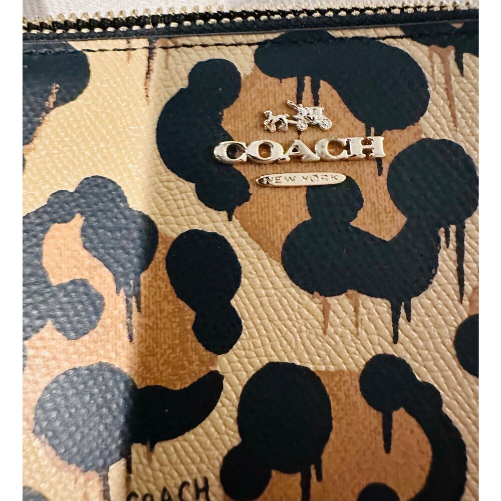 Coach - Double Zip Phone Wallet In Wild Beast Print Leather -NWT - Picture 5 of 10